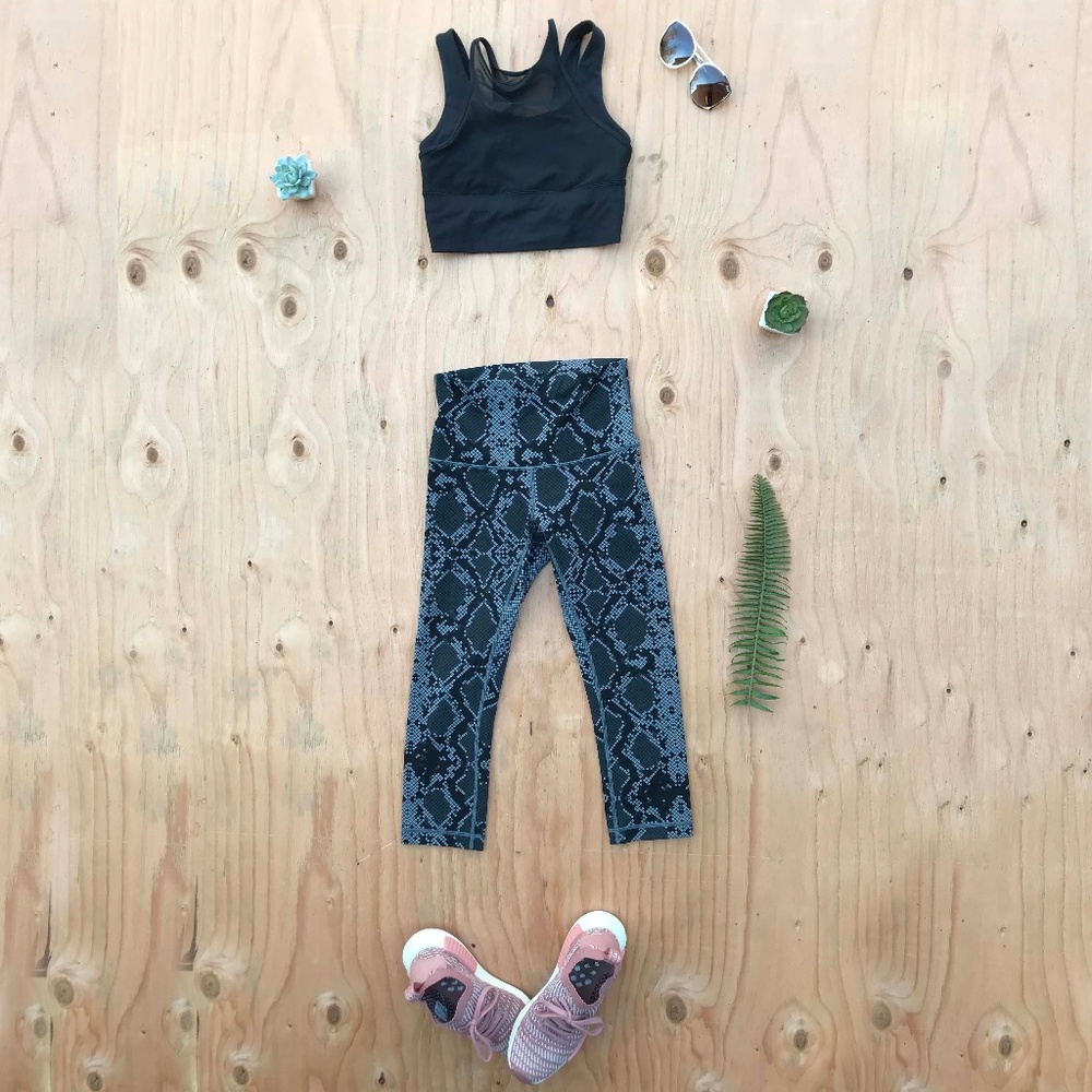 Lululemon - Wunder Under Cropped in Snake Skin (6)